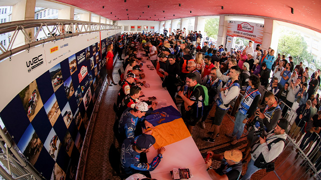 Vodafone Rally de Portugal - Sess&atilde;o de aut&oacute;grafos
